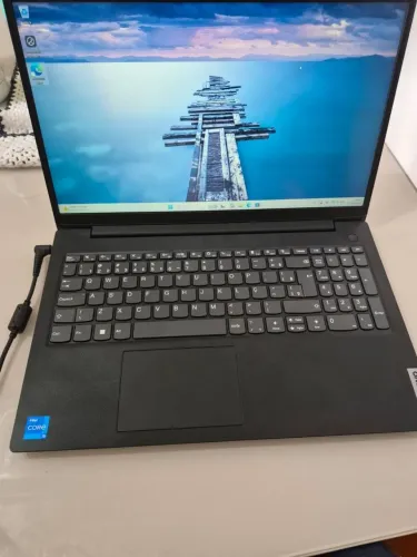 Barbada: Lenovo V15 G3 | 16GB RAM | 256 SSD