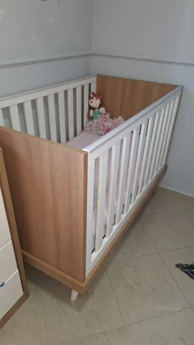 Berço que vira cama