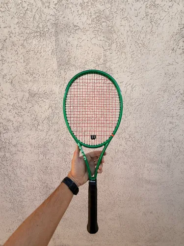 Raquete de Tênis Wilson Blade V10 98