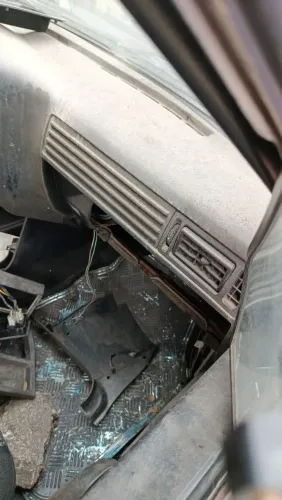 Moldura painel Monza tubarão