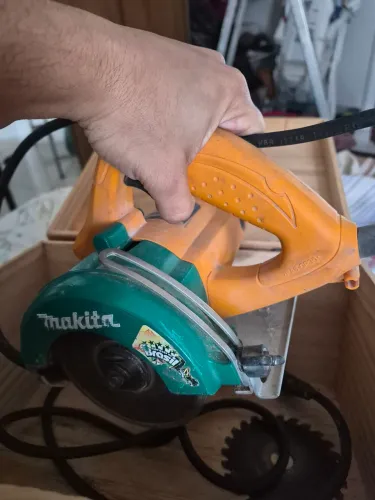 Makita serra marmore semi nova