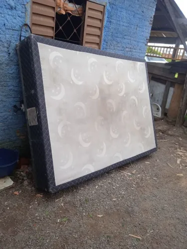 Cama Box com colchão de casal