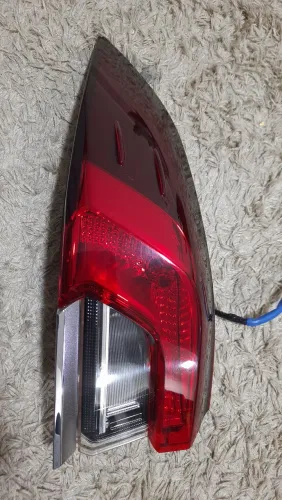 Lanterna Toyota Corolla lado esquerdo original