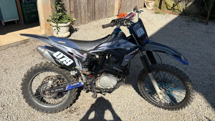 Xr 240 de trilha