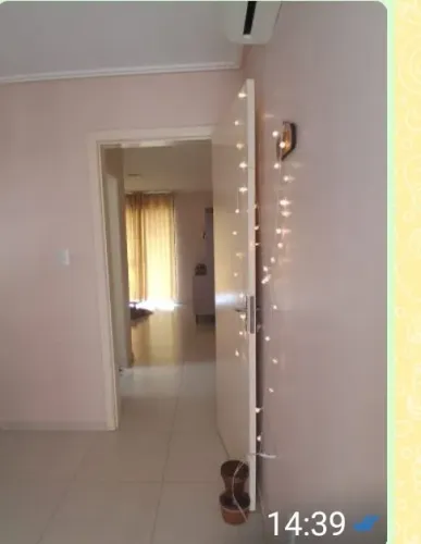Aluguel de apartamento com um dormitório + locações para rapaz em casa compartilhada