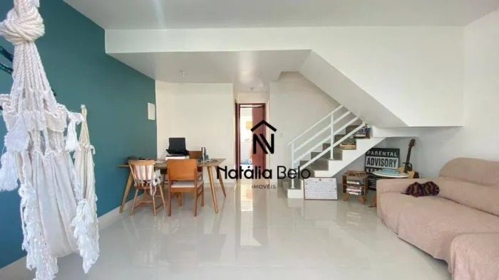 Casa duplex com 3 quartos perto da praia no Ouro Verde