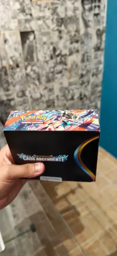 Booster Box - Caos Ascendente - Pokémon TCG