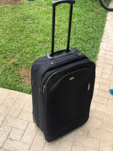 Mala 23kg forro interno dourado