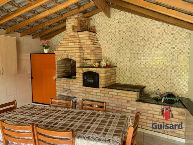 Chácara para Venda com Piscina e Área Gourmet-Sítio Siriema
