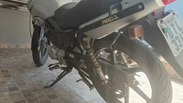 Vendo moto , particular pouco uso 