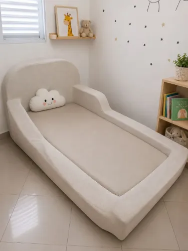 Cama Infantil Montessoriana Estofada com Proteção Lateral - Ótimo Estado