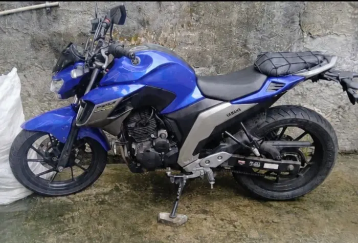 Fz25 2021 +4 brindes
