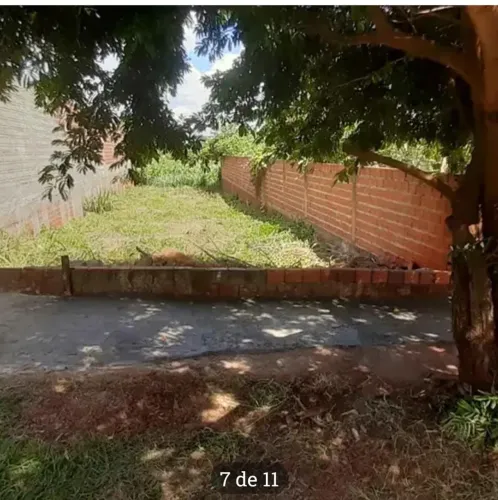 Vende-se Meio Terreno - Jd. Paris VI
