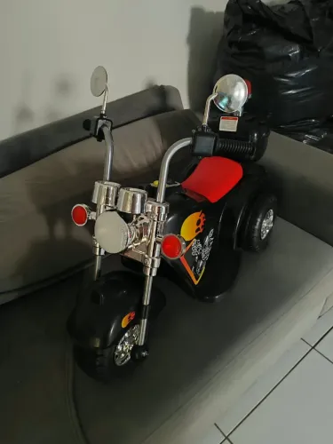 Moto elétrica infantil 