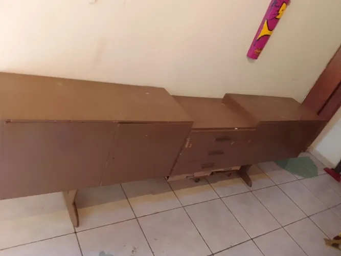 Balcão/Rack em Madeira Ler ó Anúncio <br>