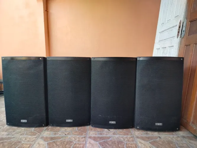 Caixas FBT XLITE 15