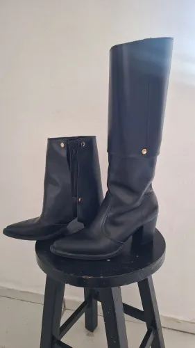 Bota de couro tamanho 34