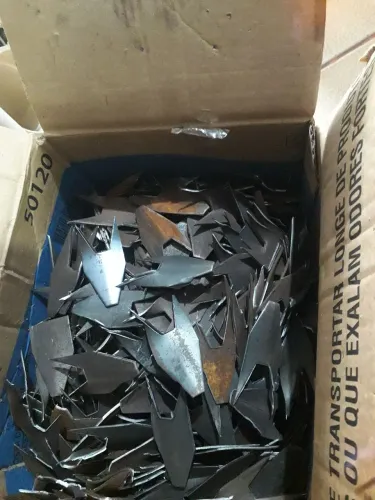 grampo de ferro  para muro no Kg