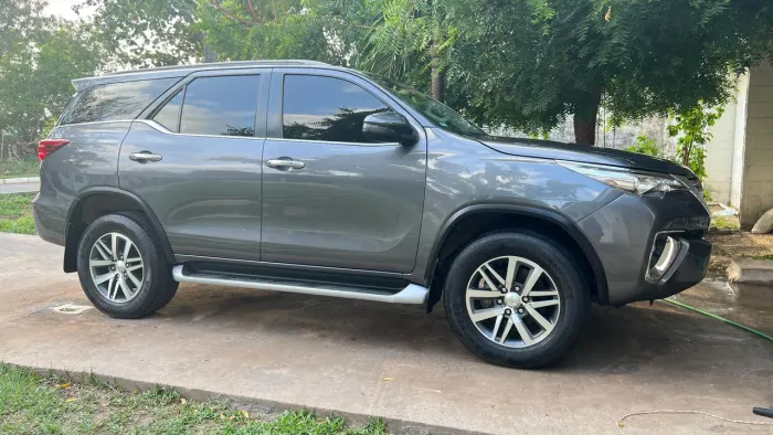 Toyota Hilux SW4 SRX 4X4 2.8 TDI 16V Dies. Aut. 2019
