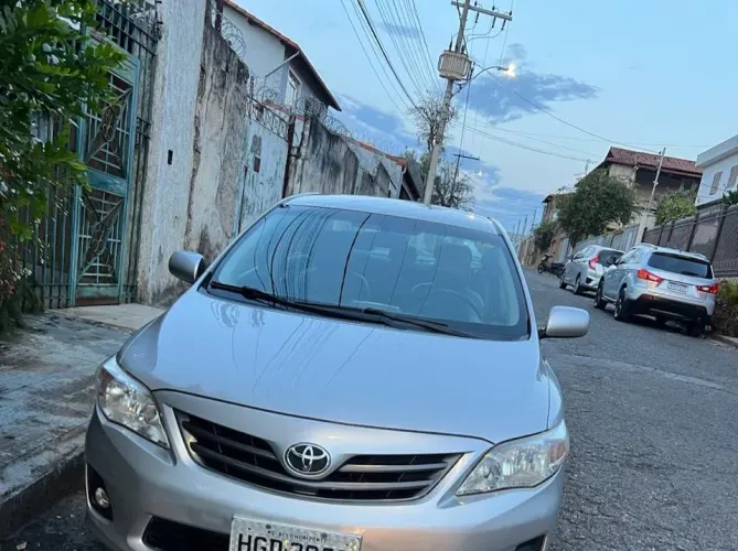 Toyota Corolla GLI 1.8 Flex 16V Aut. 2012