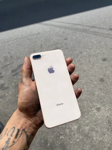 iPhone 8 Plus 