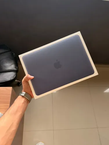 MacBook Neo 13" 256gb / 8gb RAM Indigo Lançamento! Lacrado