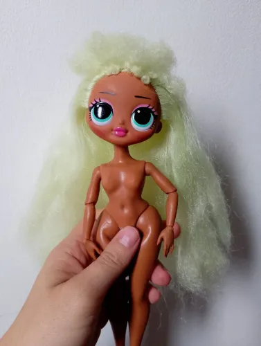 Boneca LOL importada OMG Lady diva articulada