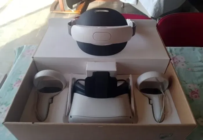 Óculos de Realidade Virtual Meta Quest 2 128GB Usado