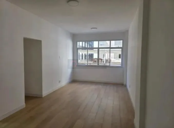 Apartamento Reformado de 100 m², 3 Quartos (1 Suíte), Vaga - Quadra da Praia de Icaraí