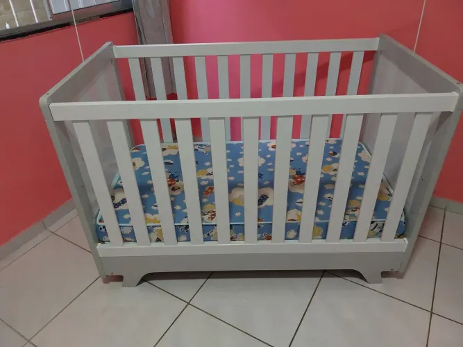 Berço novíssimo!!! Com brindes