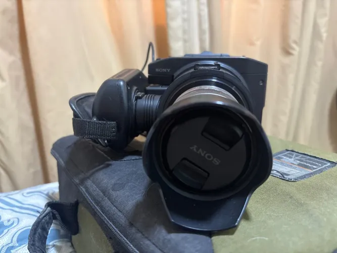 Filmadora Sony FS-100