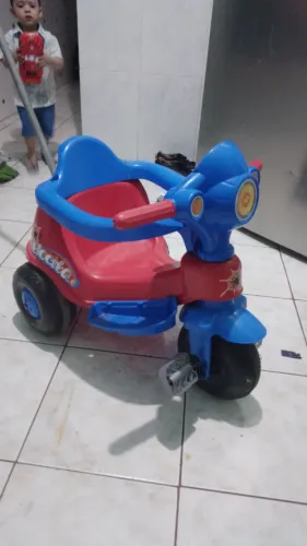 Carro de passear, novinho, mal usou