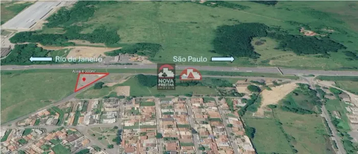 Terreno com Frente para a Rod. Pres. Dutra à Venda em Lorena - SP