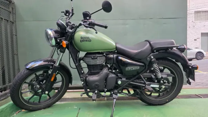 Vendo Moto Semi Nova