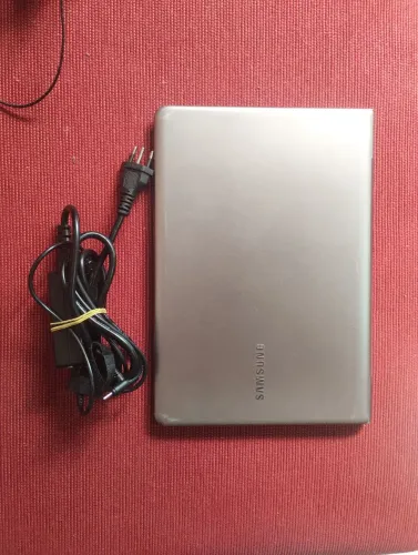 Ultrabook Samsung série 5 i3 4gb ram HD 500gb (Moóca)