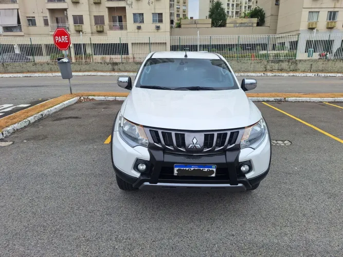 Mitsubishi L200 Triton Sport HPE 2.4 CD Diesel Aut. 2021