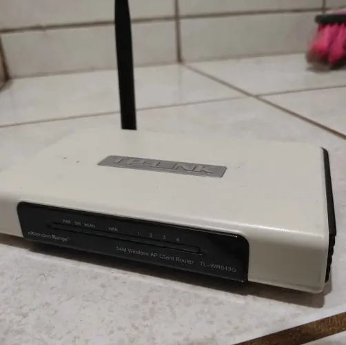 Modem roteador Tplink TL WR543G<br>Acompanha fonte e cabo <br>Apenas vendo
