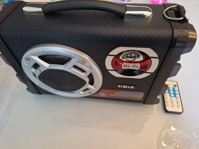 Caixa de som. Bluetooth + rádio + Aux/cartão