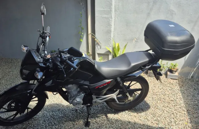 Baú 45 litros com suporte maçico