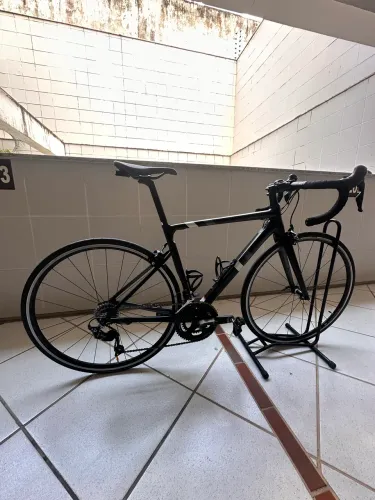 BICICLETA SPEED CANNONDALE CAAD13 - SHIMANO 105 11V - GARFO DE CARBONO