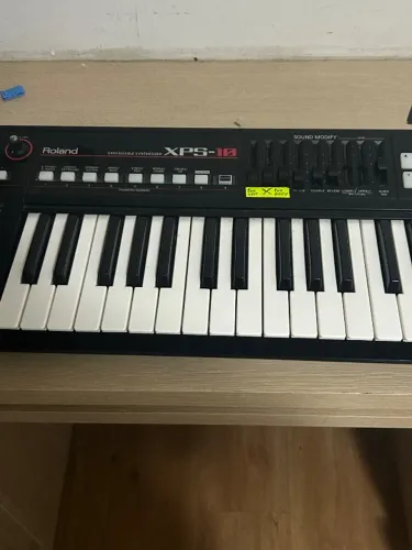 Teclado Roland XPS-10 usado