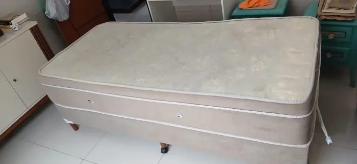 Cama com box solteiro Econew ótimo estado