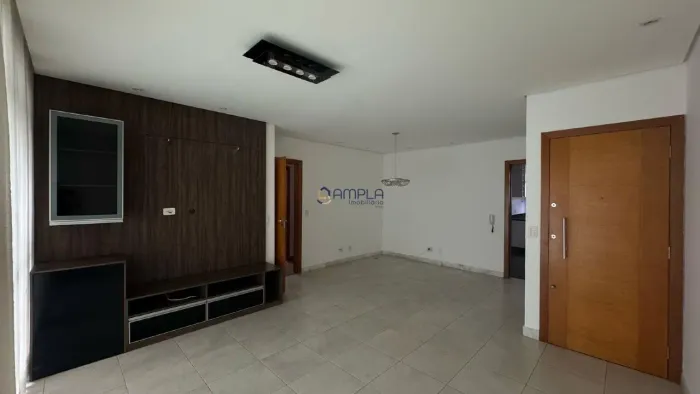 Apartamento de 03 quartos e 03 vagas para locação no Buritis.