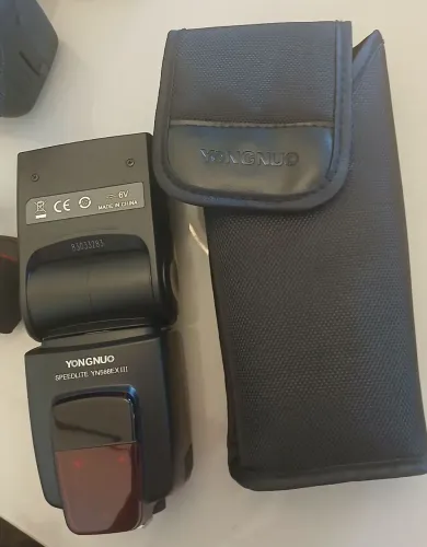 Flash Yongnuo Speedlite YN568EX III para Canon - Estado de Novo