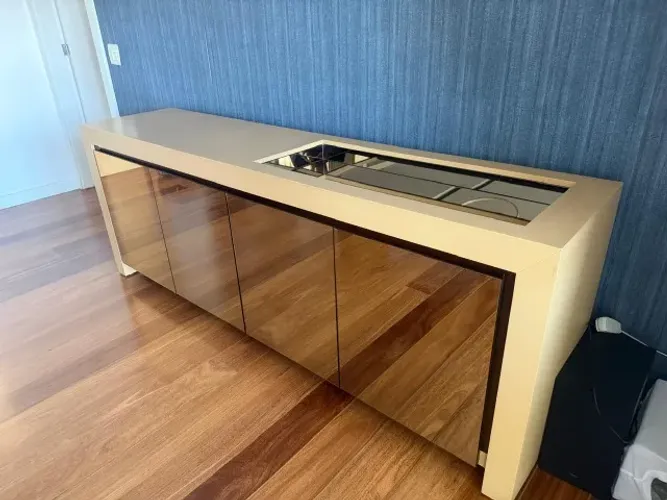 Buffet de Madeira com Portas Espelhadas - 2,20m - Design Sofisticado