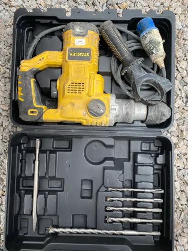 Rompedor Stanley vende-se R$650 cada