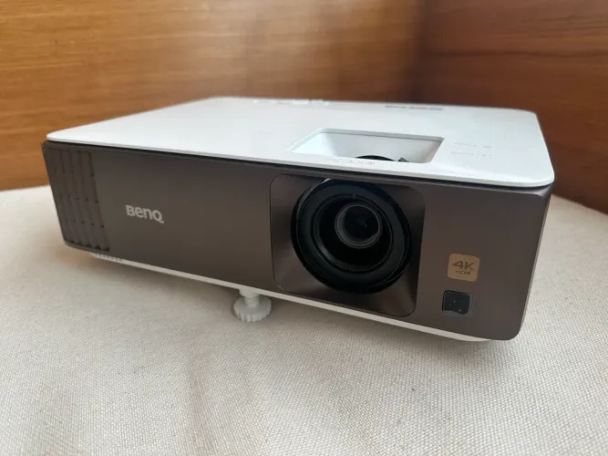 Projetor BenQ W1800i 4k HDR