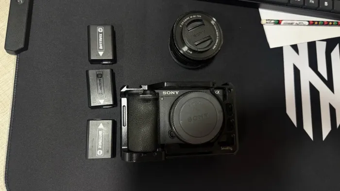 Sony ?6500 + Lente 16-50mm | R$ 4.400