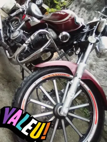 MOTO CUSTON EM OTIM0 ESTADO