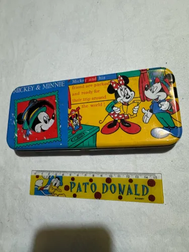 Kit raro dos anos 80 com 1 estojo + reguinha Disney